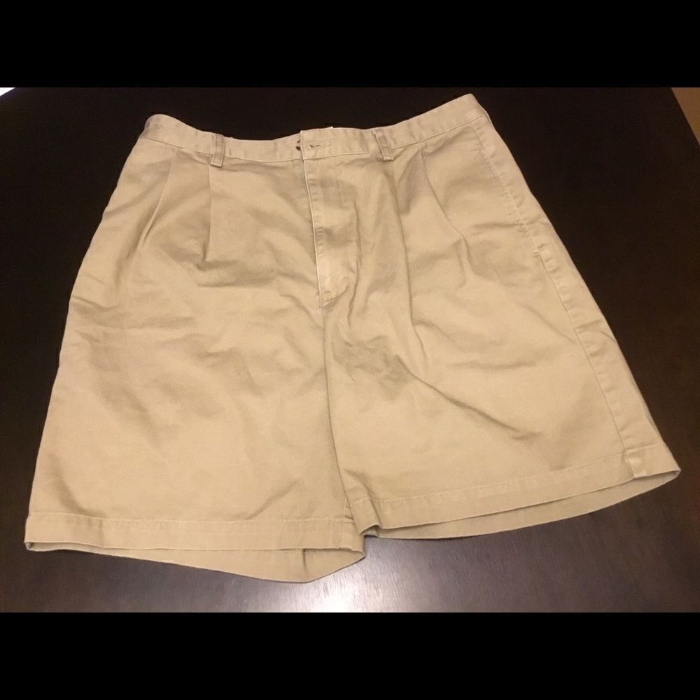 Men’s Tommy Hilfiger Khaki Shorts Size 36